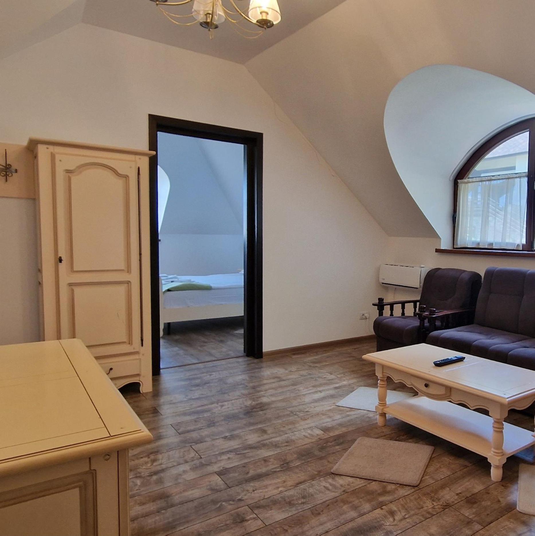 Provence Suceava Hotel Exterior photo